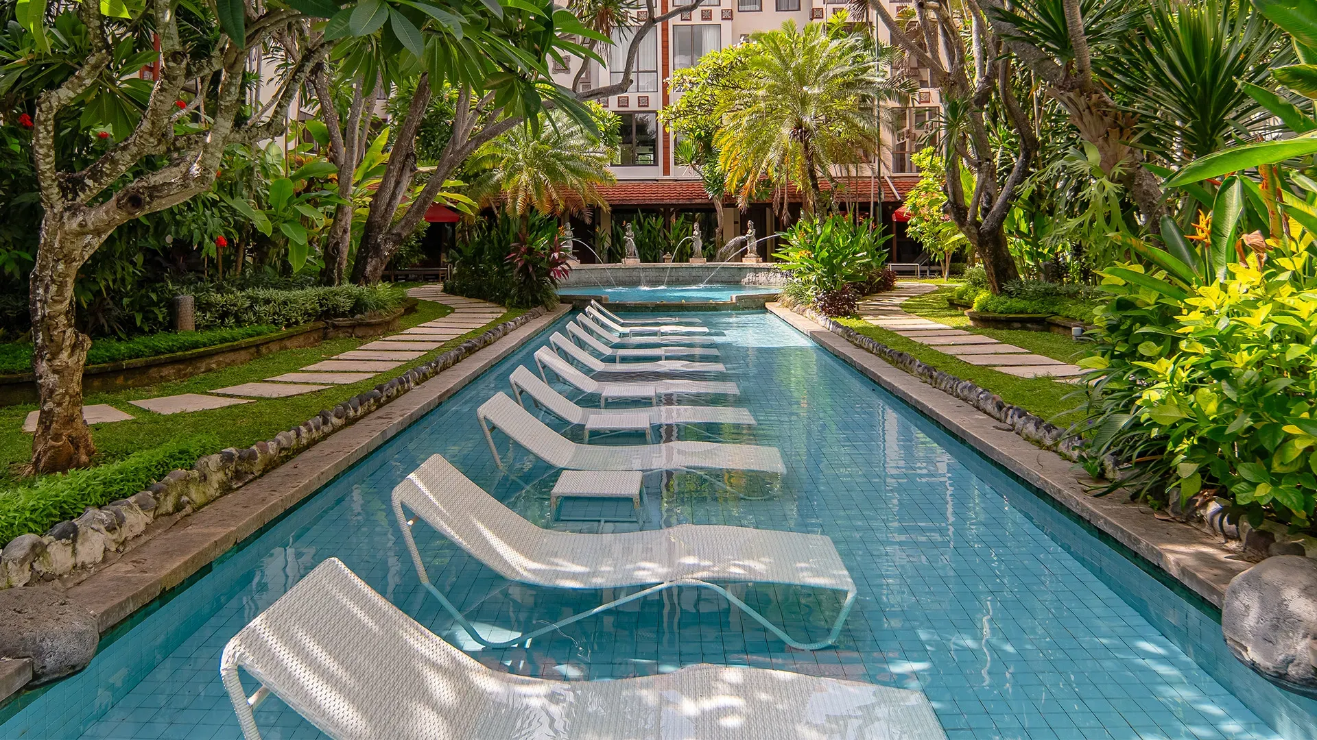 Swimming pool at Prime Plaza Hotel Sanur